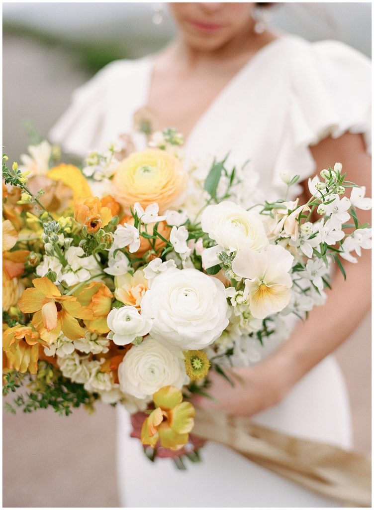 Yellow and white wedding bouquet by Fleur Gabrielle