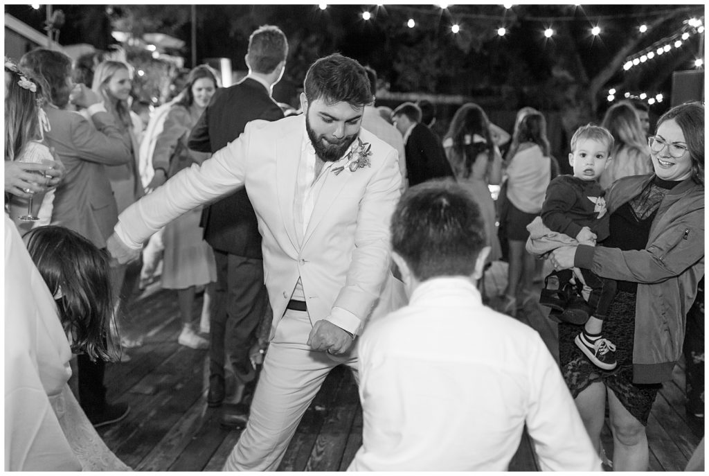 dancing to mike and ike band at mountain terrace wedding