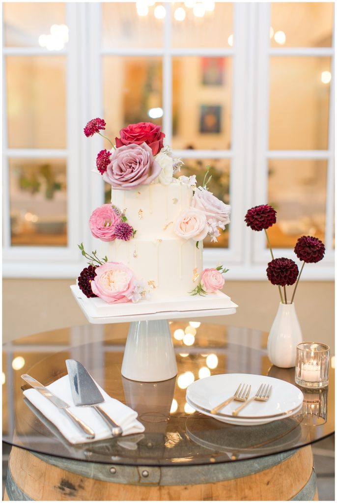 two tiered wedding cake at chateau lill