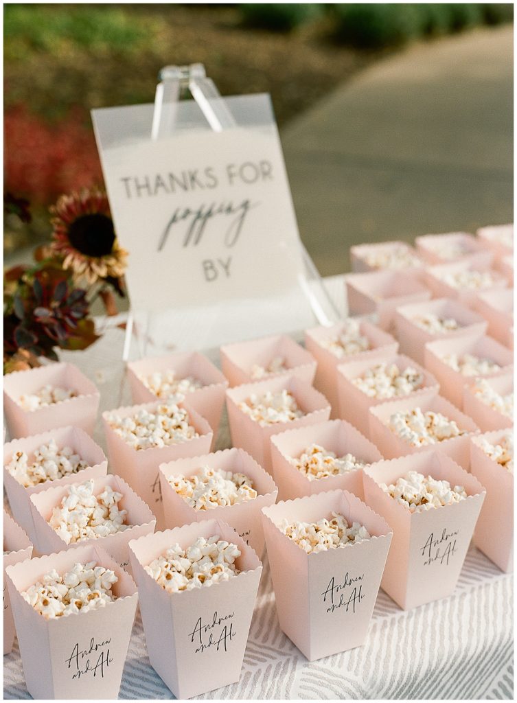 popcorn favors at wedding