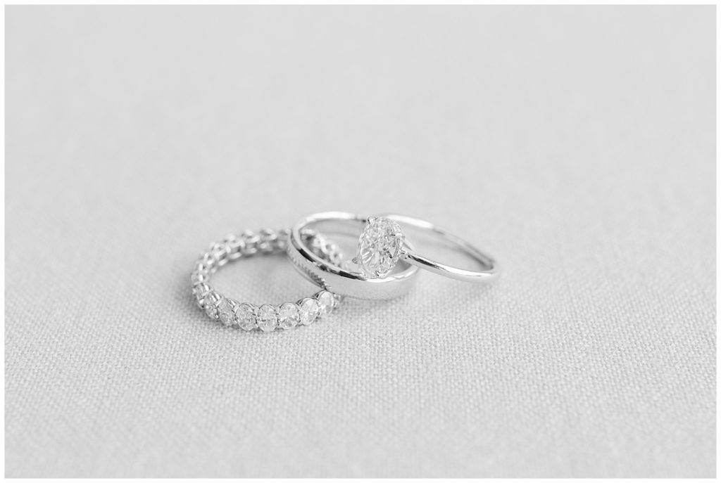 Wedding bands with oval engagement ring