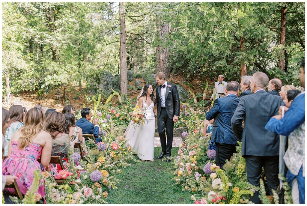 Wedding ceremony at the Wapama Grove Evergreen Lodge Yosemite